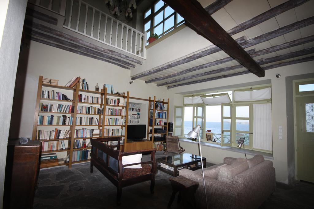 Apollonos Seafront Apartment Ermoupoli Dış mekan fotoğraf