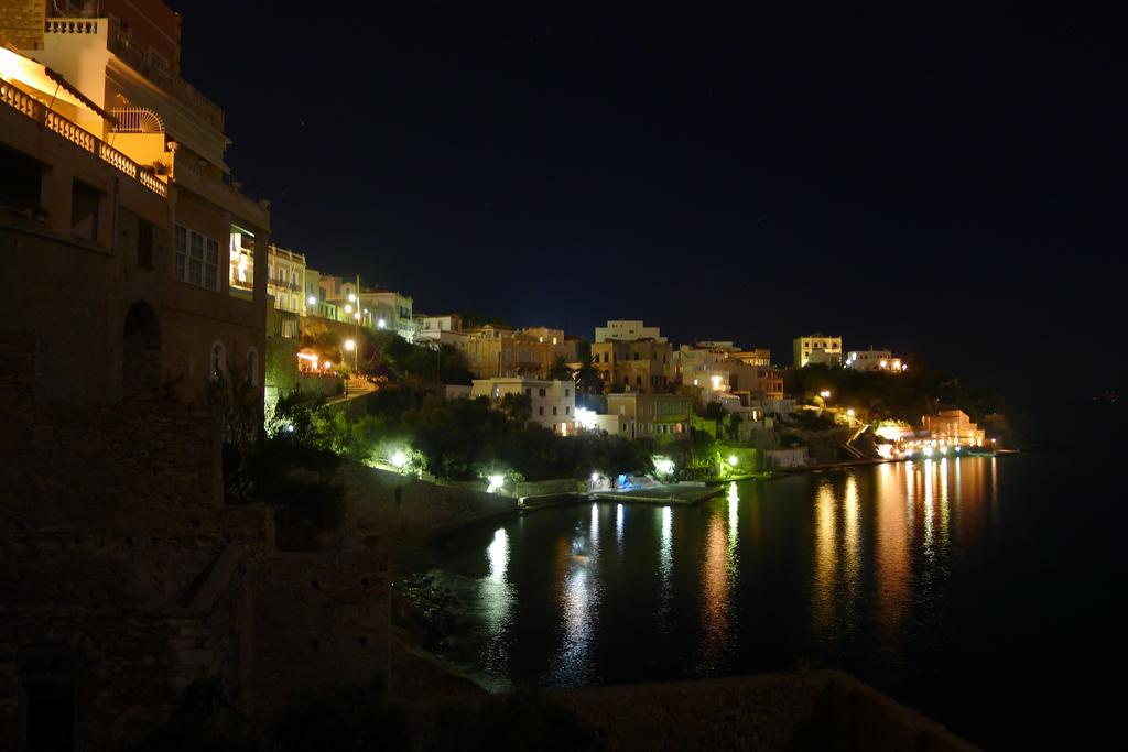 Apollonos Seafront Apartment Ermoupoli Dış mekan fotoğraf